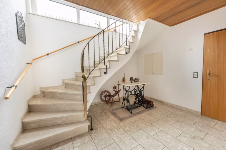 Treppenaufgang / Flur