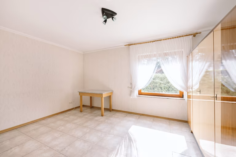 Schlafzimmer/ Büro EG