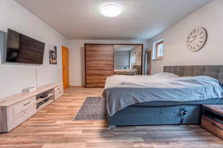 Schlafzimmer UG