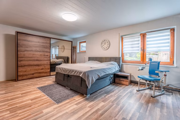 Schlafzimmer UG