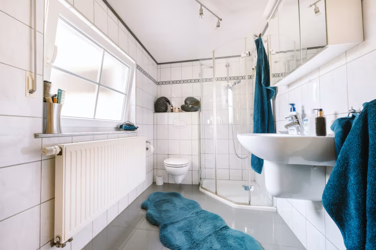 Badezimmer EG Haupthaus