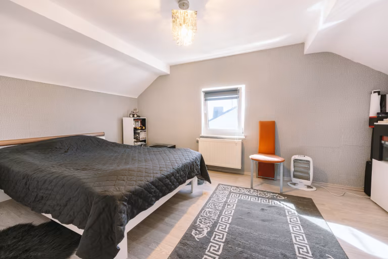 Schlafzimmer DG
