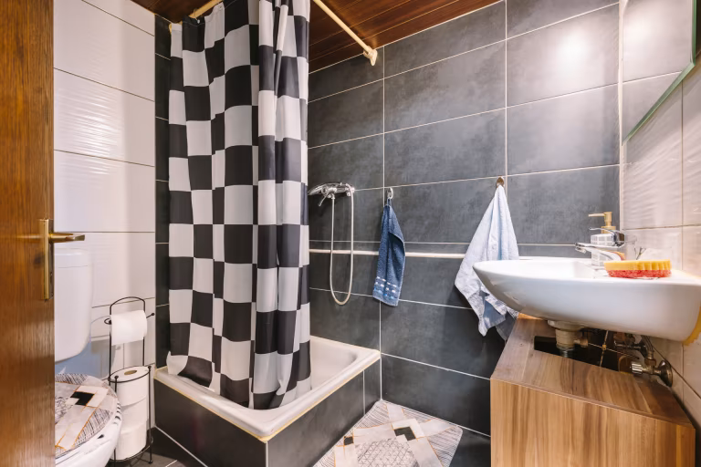 Badezimmer EG